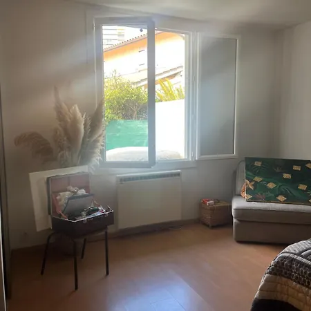 Maison T3 Mitoyenne Avec Jacuzzi Et Jardin